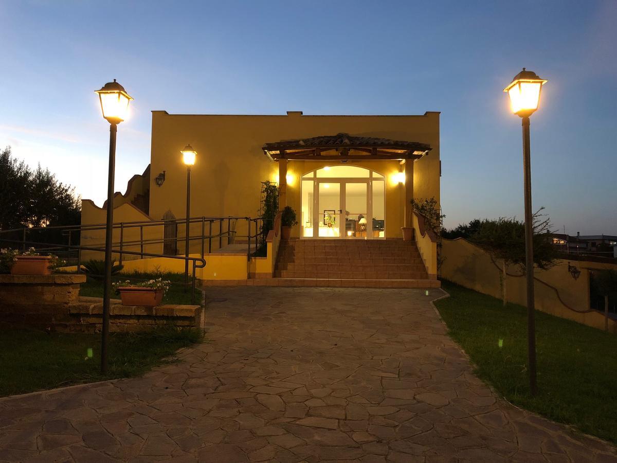 Agriturismo "Lo Zafferano" Aprilia Luaran gambar